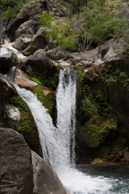 Alanya dağlarında kanyon ve şelaleler, Türkiye, Sapadere. Th güzel bir yolculuk
