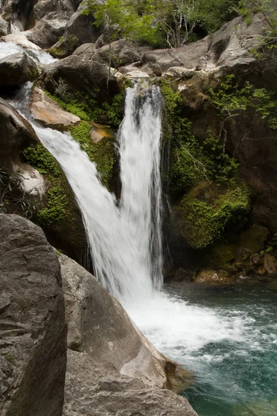 Alanya dağlarında kanyon ve şelaleler, Türkiye, Sapadere. Th güzel bir yolculuk