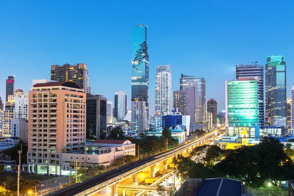 Downtown Area Business Zone Sky Train Skyline Bangkok Thailand Twilight — Stock Photo, Image