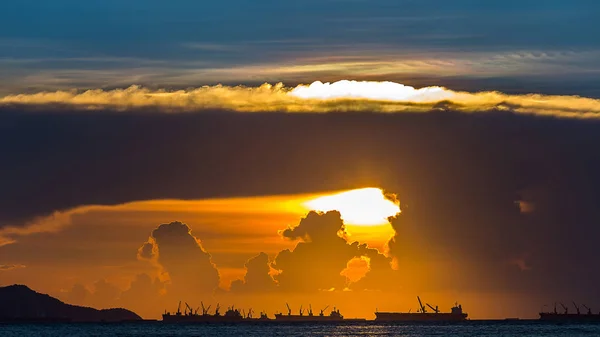Transporte Navio Mar Golfo Tailândia Com Incrível Pôr Sol — Fotografia de Stock