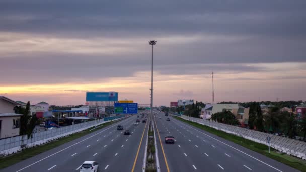 День Ночі Timelapse Автомобіля Вантажівка Автобусні Перевезення Шосе Автомагістралі Таїланді — стокове відео