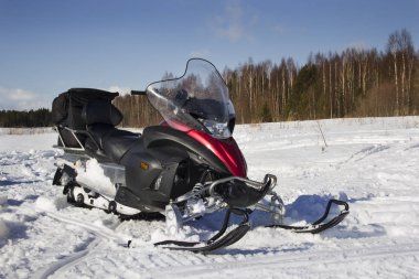 Karmobil Onega Gölü buz üzerinde olduğunu. Karelya.