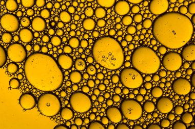 Soyut sarı su kabarcıkları arka planda. Kabarcıklar kapatın . 