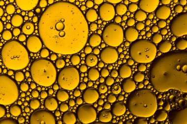 Soyut sarı su kabarcıkları arka planda. Makro atış. Kabarcıklar kapatın 