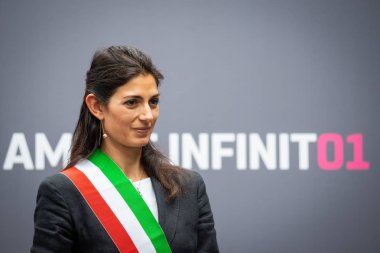 Roma, İtalya 27 Mayıs 2018: Tha Roma Virginia Raggi ile büyük tur İtalya 2018 son aşama başlamadan kısa bir süre.