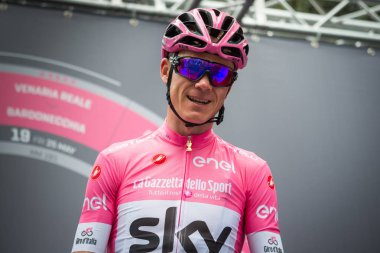 Roma, İtalya 27 Mayıs 2018: Chris Froome, pembe Jersey'de 101th İtalya Bisiklet turu 2018 Roma'da podyum zaferi zor aşamaları 21 gün sonra kutluyor.