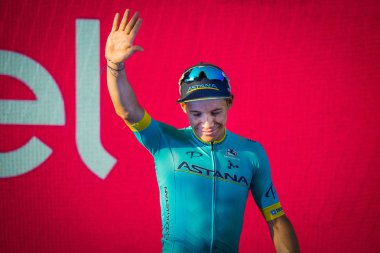 Roma, İtalya 27 Mayıs 2018: Miguel Angel Lopez, Astana Team Pro, 101th İtalya Bisiklet turu 2018 onun üçüncü sırada Roma'da geldikten sonra 21 gün zor aşamaları ile kutluyor.