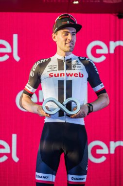 Roma, İtalya 27 Mayıs 2018: Tom Dumoulin, Sunweb Pro takım, 101th İtalya Bisiklet turu 2018 onun ikinci sırada Roma'da geldikten sonra 21 gün zor aşamaları ile kutluyor.