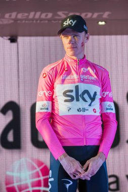Roma, İtalya 27 Mayıs 2018: Chris Froome, pembe Jersey'de 101th İtalya Bisiklet turu 2018 Roma'da podyum zaferi zor aşamaları 21 gün sonra kutluyor.
