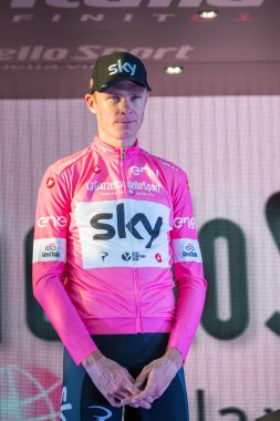 Roma, İtalya 27 Mayıs 2018: Chris Froome, pembe Jersey'de 101th İtalya Bisiklet turu 2018 Roma'da podyum zaferi zor aşamaları 21 gün sonra kutluyor.
