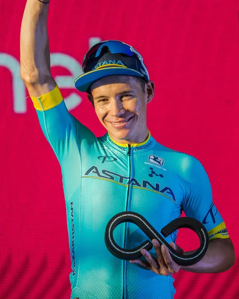 Roma, İtalya 27 Mayıs 2018: Miguel Angel Lopez, Astana Team Pro, 101th İtalya Bisiklet turu 2018 onun üçüncü sırada Roma'da geldikten sonra 21 gün zor aşamaları ile kutluyor.