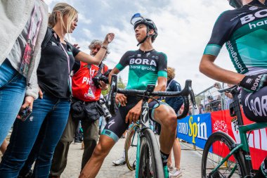 Cervinia, İtalya 26 Mayıs 2018: Davide Formolo, Bora Hansgrohe profesyonel ekibi, sonra Son'u İtalya Bisiklet turu 2018 Cervinia varış ile son dağ aşaması.