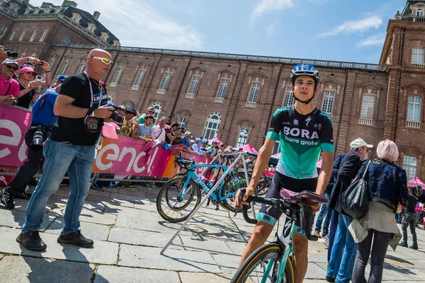 Venaria Reale Italia Mayo 2018 Ciclista Profesional Traslado Desde Autobús — Foto de Stock