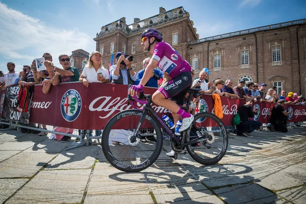 Venaria Reale Italia Mayo 2018 Ciclista Profesional Traslado Desde Autobús — Foto de Stock