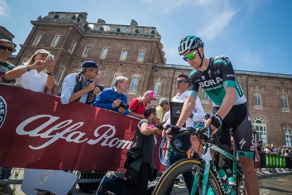 Venaria Reale Italia Mayo 2018 Ciclista Profesional Traslado Desde Autobús — Foto de Stock