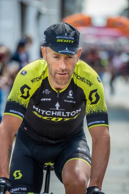 Venaria Reale, İtalya 25 Mayıs 2018: Profesyonel bisikletçiler podyum imzalar önce İtalya 2018 Tur zor dağ aşaması için veri transferi.