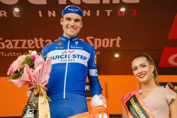 Nevoso Prato, İtalya 24 Mayıs 2018: Maximilian Schachmann, Quickstep takım, yorgunluk yok bitiş çizgisine geçer ve Prato Nevoso varış ile dağ etap kazandı.