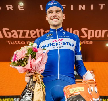 Nevoso Prato, İtalya 24 Mayıs 2018: Maximilian Schachmann, Quickstep takım, yorgunluk yok bitiş çizgisine geçer ve Prato Nevoso varış ile dağ etap kazandı.