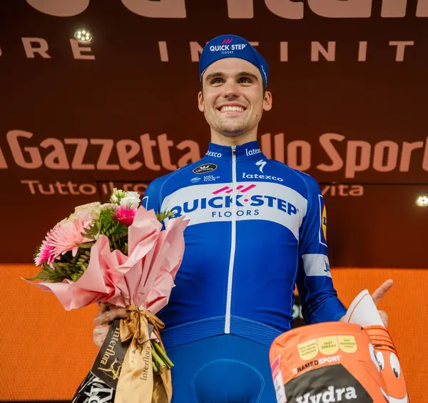 Nevoso Prato, İtalya 24 Mayıs 2018: Maximilian Schachmann, Quickstep takım, yorgunluk yok bitiş çizgisine geçer ve Prato Nevoso varış ile dağ etap kazandı.