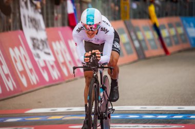 Rovereto, İtalya 22 Mayıs 2018: Profesyonel bisikletçi hattındaki bitiş saat deneme sahne alanı'nın Trento Rovereto, Tur, İtalya 2018 için.