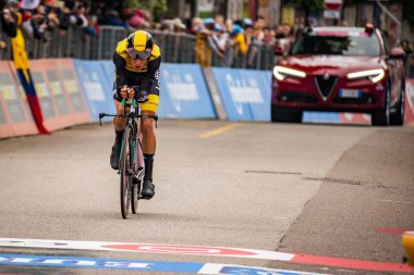 Rovereto, İtalya 22 Mayıs 2018: Profesyonel bisikletçi hattındaki bitiş saat deneme sahne alanı'nın Trento Rovereto, Tur, İtalya 2018 için.