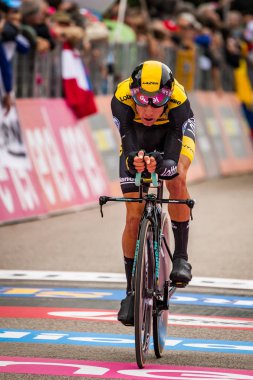 Rovereto, İtalya 22 Mayıs 2018: Profesyonel bisikletçi hattındaki bitiş saat deneme sahne alanı'nın Trento Rovereto, Tur, İtalya 2018 için.