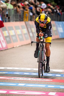 Rovereto, İtalya 22 Mayıs 2018: Profesyonel bisikletçi hattındaki bitiş saat deneme sahne alanı'nın Trento Rovereto, Tur, İtalya 2018 için.