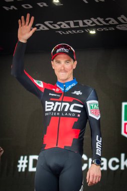 Rovereto, İtalya 22 Mayıs 2018: Rohan Dennis, Bmc ekibi, Rovereto, İtalya Bisiklet turu 2018 Trento podyum gün deneme süre sonra zafer kutluyor..