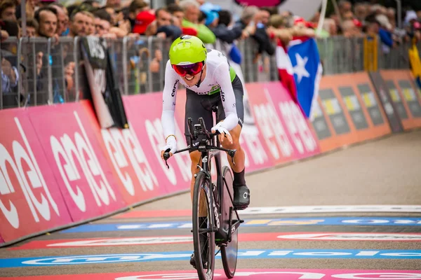 Rovereto, İtalya 22 Mayıs 2018: Profesyonel bisikletçi hattındaki bitiş saat deneme sahne alanı'nın Trento Rovereto, Tur, İtalya 2018 için.