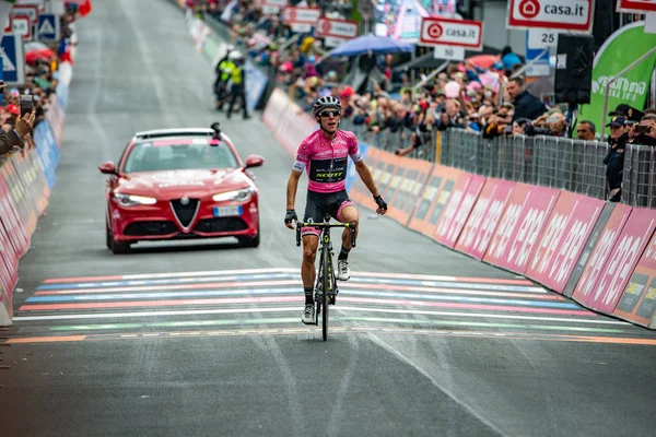 Sappada Italia Mayo 2018 Simon Yates Mitchelton Scott Team Camiseta — Foto de Stock