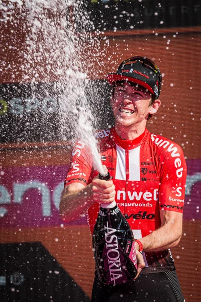 Verona, İtalya 2 Haziran 2019: Chad Haga, Sunweb Team, Verona Arena'da 21 günlük zorlu rekabetin ardından İtalya Turu'nun son etabının zaferini kutluyor.
