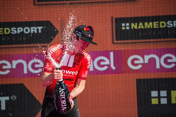 Verona, İtalya 2 Haziran 2019: Chad Haga, Sunweb Team, Verona Arena'da 21 günlük zorlu rekabetin ardından İtalya Turu'nun son etabının zaferini kutluyor.