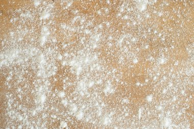  Ahşap kesme tahtası un ile serpilir, doku 