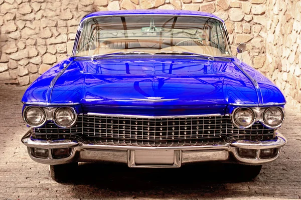 Vintage Classic Retro Car Beautiful Pink Auto Front View — Stock Photo, Image