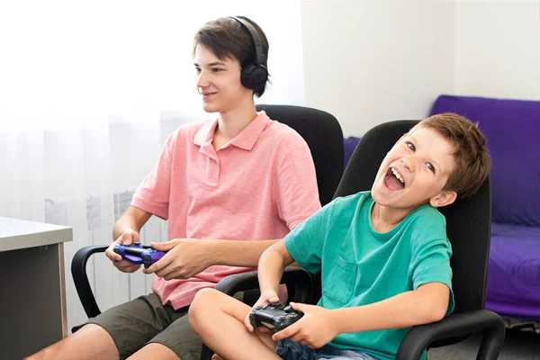 Teenager Boy Online Plays Computer Game Headphones Joystick Game Console — Stock Photo, Image