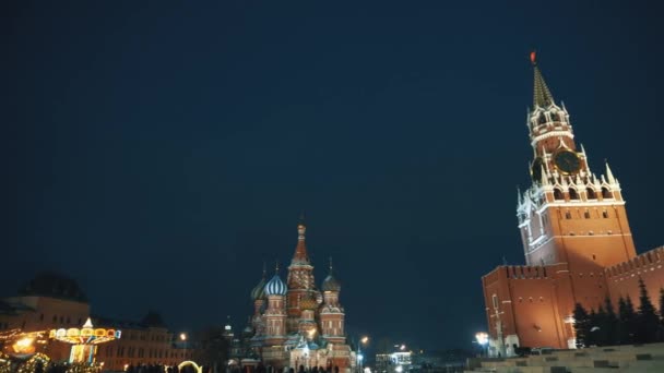 Red Square panorama cremlin clock chimes wall, red star, Saint Basils Cathedral — Stock Video