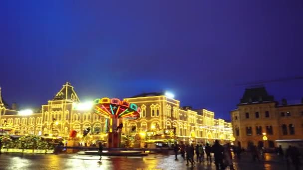 Carrousel, Place Rouge, Foire traditionnelle, Illuminations et décorations de Noël — Video