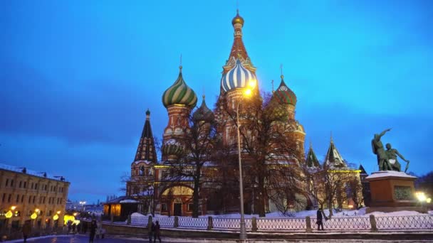 Increíble Catedral de San Basilio en la Plaza Roja, Moscú, símbolo del país — Vídeos de Stock
