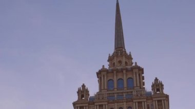 Stalin gökdelen Beautiful Art Deco bina. Yukarıdan aşağıya ve arkadan çerçeve