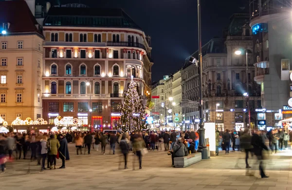 Weihnachtszeit Wien Menschen Gehen Den Platz Der Mitte Des Platzes — Stockfoto
