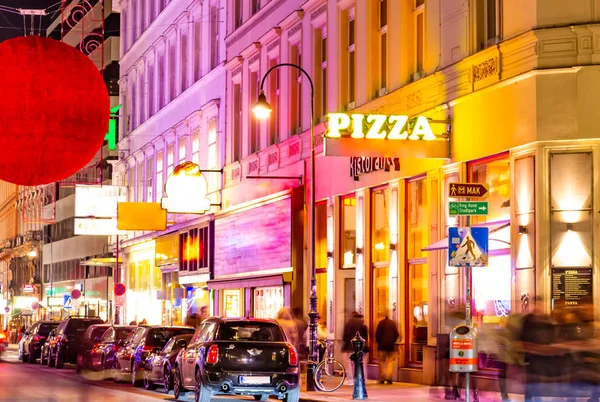Wien Bei Nacht Schöne Häuserfassaden Die Mit Lampen Verschiedenen Farben — Stockfoto