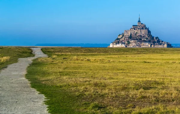 Úchvatně Krásný Středověký Hrad Mont Saint Michel Opatství Umístěné Ostrově — Stock fotografie