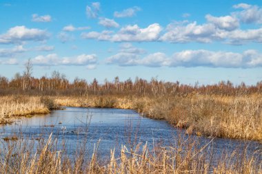 Turba çıkarımı bataklık göle döndü sonra hendek