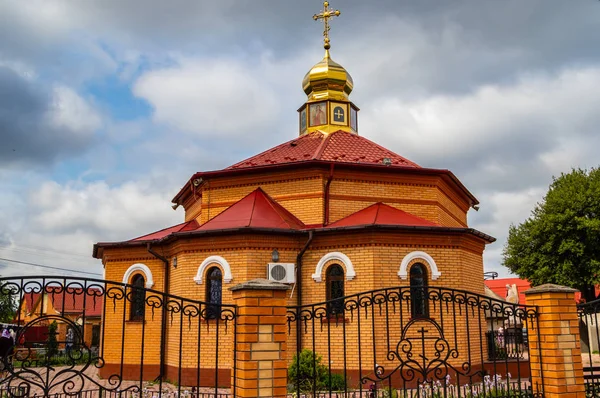 God's nieuwe bakstenen tempel, nieuw gebouwde — Stockfoto