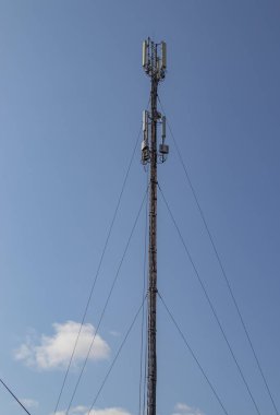 Hücresel Tekrarlayıcı, kablosuz iletişim ve Internet yayını için mast