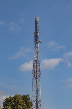 Hücresel Tekrarlayıcı, kablosuz iletişim ve Internet yayını için mast