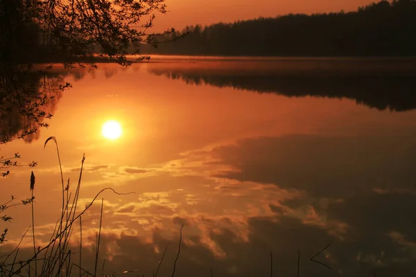 Unusual Fabulous Sunrise Lake — Stock Photo, Image