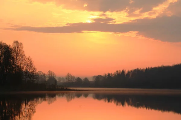 Unusual Fabulous Sunrise Lake — Stock Photo, Image