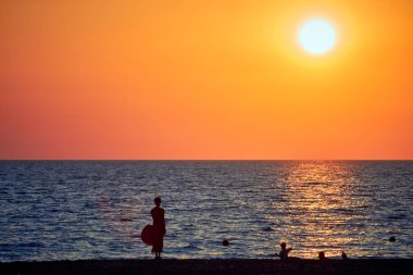   Denizde gün batımı
