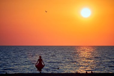   Denizde gün batımı